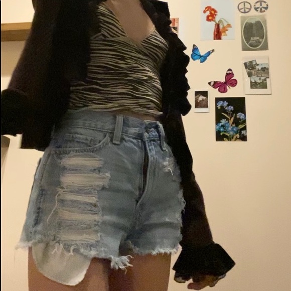 Vintage Ruffle Cardigan - Picture 3 of 3